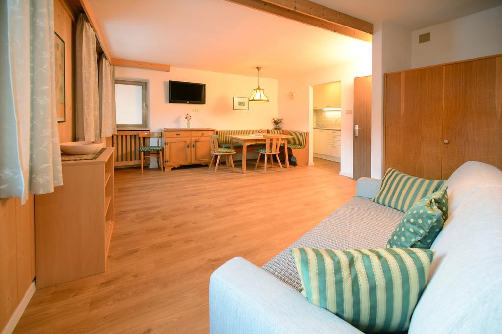 Apartments Villa Rosa Сельва-ді-Валь-Гардена Номер фото