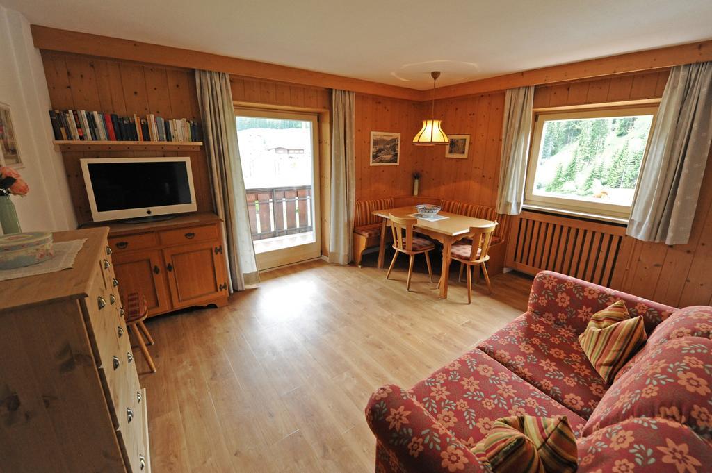 Apartments Villa Rosa Сельва-ді-Валь-Гардена Номер фото